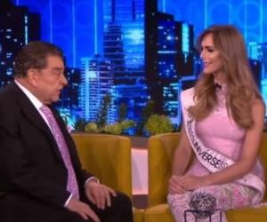 Don Francisco durante la entrevista a Miss España, Ángela Ponce.