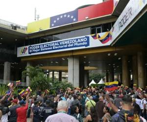 El Consejo Nacional Electoral (CNE) dio como vencedor a Maduro con el 51,2% de los votos frente a 44,2% de González Urrutia.