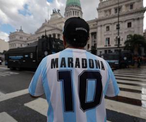 Un total de siete profesionales de la salud están acusados por homicidio en el juicio sobre la muerte de Diego Armando Maradona, que comenzó este martes en San Isidro, una localidad de las afueras de Buenos Aires.