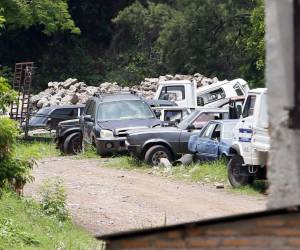 La mayoría de carros son decomisados en los lugares públicos de la capital. Varios dueños no los reclaman por altos costos a pagar.