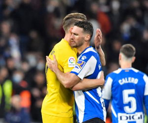 Un cabezazo del holandés Luuk de Jong (90+6) le dio el empate al Barcelona.