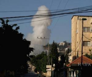 Las fuerzas israelíes afirmaron que el objetivo era atacar una “infraestructura terrorista” y un “centro de operaciones conjuntas” que, aseguraron, sirve como punto de comando de la “Brigada Yenín”, un grupo militante local.