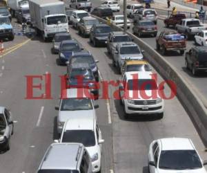 Así es el tráfico vehicular en la capital de Honduras tras el accidente aéreo. Foto: EL HERALDO