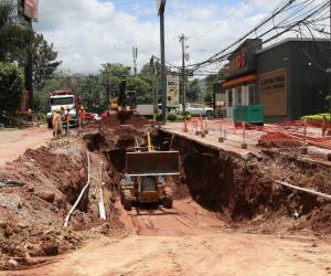 Dos bloques de la colonia Kennedy serán beneficiados con el proyecto de instalación de nuevos tragantes y alcantarillado de aguas lluvias.