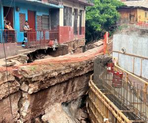 Las fuertes lluvias han causado daños a las viviendas del sector, al igual que a un proyecto de mitigación que se encuentra en construcción.