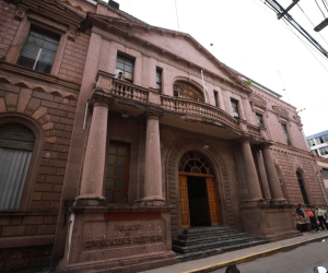 El Palacio de Comunicaciones Eléctricas de Hondutel, ubicado en el centro de Tegucigalpa, sufrió un pavoroso incendio el 29 de abril de 2019, desde esa fecha las autoridades no se preocupan por una restauración completa del edificio.