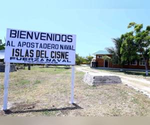 El proyecto de la cárcel en Islas del Cisne fue anunciado por la presidenta Xiomara Castro en 2023. Hasta el momento solo se ha aprobado la primera fase de la licencia ambiental mediante estudios.