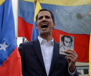 Juan Guaidó se proclamó 'presidente encargado' en el marco de las multitudinarias marchas contra el gobierno de Nicolás Maduro. Fotos AFP