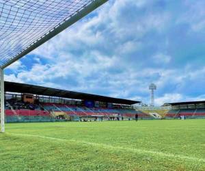 El estadio de La Ceiba tendrá nueva grama y se reinaugurará en 2025.