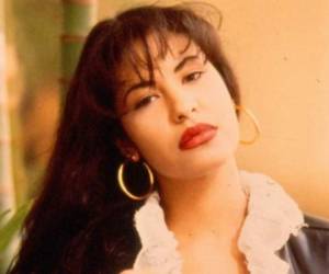 Selena Quintanilla fue y sigue siendo una de las cantantes más queridas, es por ello que muchas celebridades decidieron disfrazarse como ella durante Halloween.