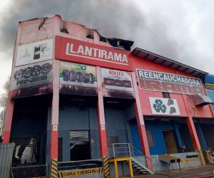 Controlan incendio en el Hato de Enmedio; pérdidas son millonarias