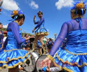 Los temas más populares que suenan en el país son los que las bandas de los colegios entregan en su repertorio en los desfiles patrios.