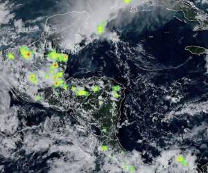 Se espera que el fenómeno meteorológico disminuya su intensidad hacia finales de la semana, pero las autoridades continuarán monitoreando su evolución.