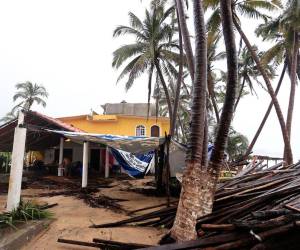 Fotografía de las afectaciones dejadas por el paso del huracán ‘John’, este miércoles en el balneario de Acapulco, en el estado de Guerrero.