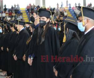 La UNAH graduó a 1,270 nuevos profesionales de distintas disciplinas.