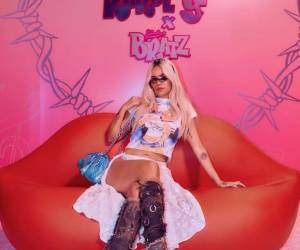 La cantante colombiana Karol G anunció a través de sus redes sociales el lanzamiento de su nueva muñeca Bratz inspirada en su carrera y así luce.