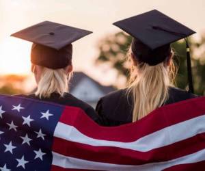 El curso de cinco semanas es para jóvenes universitarios de pregrado de 18 a 25 años de edad.