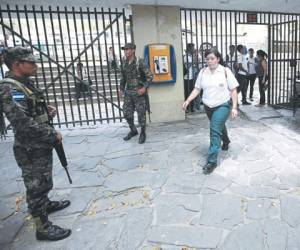 Antes de la presencia militar, el Instituto Técnico Saúl Zelaya Jiménez no contaba con seguridad.