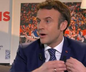 Para Macron, lo que se necesita “no son sólo corredores, que están inmediatamente amenazados, no es este discurso hipócrita”.