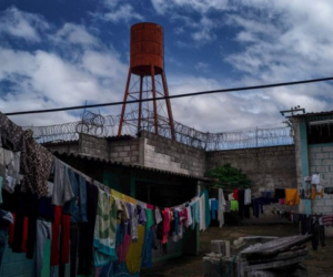 En 30 minutos se perpetró la horrenda masacre que acabó con la vida de 46 mujeres en la Penitenciaría Nacional Femenina de Adaptación Social (PNFAS). Esta es la secuencia del crimen que condenan y repudian los hondureños.