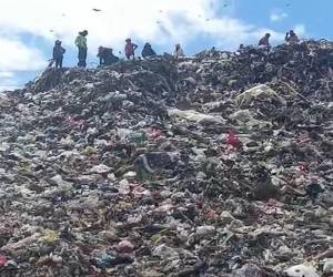 Las autoridades llegaron a la zona para resguardar la escena y realizar posteriormente el levantamiento del cuerpo.