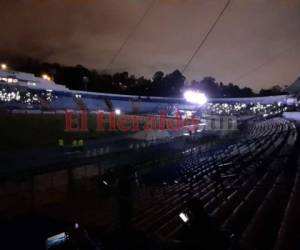 Ambos equipos tuvieron que entrenar a oscuras en el frío de la Ciudad de Guatemala. Foto: Edwin Romero | EL HERALDO