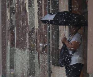 Copeco advirtió que se espera la presencia de lluvias con actividad eléctrica en la mayor parte del país.