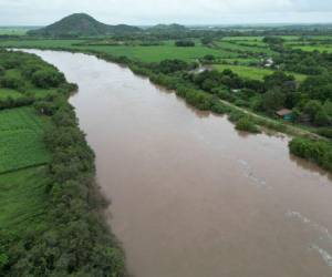 Las fuertes lluvias han dejado inundaciones, daños y comunidades incomunicadas durante su paso por Choluteca.