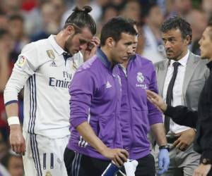 Gareth Bale al momento de abandonar la cancha (Foto: Agencia AP)