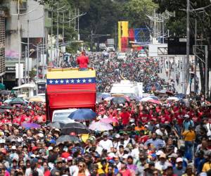 Mientras, la Plataforma Unitaria Democrática (PUD), asegura que su candidato, Edmundo González Urrutia, ganó las elecciones, el chavismo celebra la victoria de Maduro, respaldada por el Tribunal Supremo de Justicia (TSJ) y cuestionada internacionalmente.