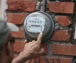 Los usuarios de la ENEE denunciaron incrementos en sus facturas mayores al 30% entre abril y mayo de 2024, mientras que otros abonados siguen esperando la instalación medidores.