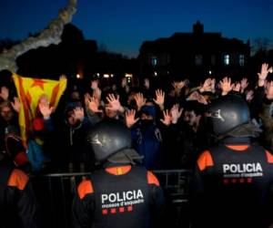 Los catalanes salieron a las calles exigiendo la libertad de los políticos en prisión y la investidura de Puigdemont. Foto: AFP