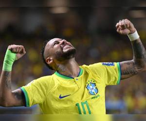 El delantero brasileño Neymar celebra tras marcar un gol durante el partido de fútbol de las eliminatorias sudamericanas para la Copa Mundial de la FIFA 2026 entre Brasil y Bolivia en el estadio Jornalista Edgar Proença ‘Mangueirao’, en Belem, estado de Pará, Brasil, el 8 de septiembre de 2023.