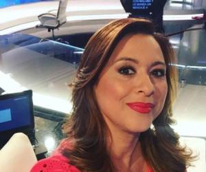 La destacada periodista hondureña Neida Sandoval en una de sus fotografías compartidas en Facebook.