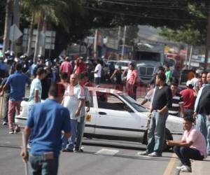 Armando Urtecho, presidente del Cohep, explicó que reducir 23 lempiras por galón de combustibles representaría un sacrificio fiscal de 8,833 millones de lempiras al año, bajo el supuesto planteado por dirigentes del transporte que los ingresos son a razón de 34 lempiras de impuesto por galón.