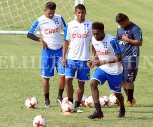 Johnny Palacios durante una de las sesiones de trabajo previo al duelo ante México (Foto: Ronal Aceiuno/OPSA)