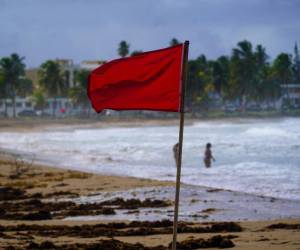 Varios países del Caribe han decretado alerta roja por el paso de la tormenta tropical.