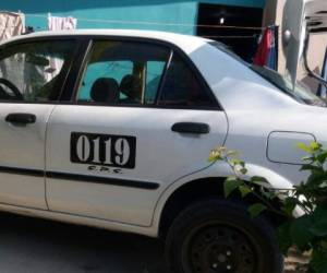 Los jóvenes se encontraban en el taxi cuando individuos llegaron y comenzaron a disparar hiriéndolos de gravedad. Foto Cortesía TeleProgreso