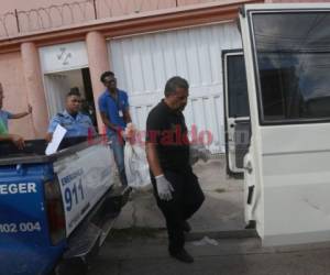 Personal de Medicina Forense realizó el levantamiento de ley. Foto: EL HERALDO.