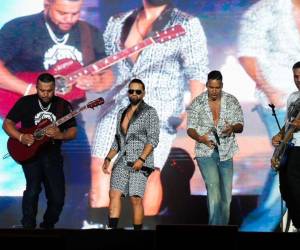 La historia musical de Aventura está llegando a su fin en el Estadio Olímpico de Santo Domingo, donde el grupo, liderado por Romeo Santos, sellará su gira de despedida, “Cerrando ciclos” con varios conciertos en casa llena.