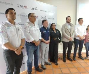 El director de USAID en Honduras, David Billings, el subsecretario de caficultura de la SAG, Carlos Murillo, entre otros funcionarios y ejecutivos participaron en el lanzamiento de la iniciativa.