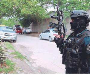 Se prevé que los operativos policiales y militares podrían aumentar durante este mes con el fin de sacar de circulación a pandillas y otras bandas criminales durante el mes que se aplique el toque de queda.