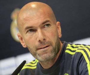 Aunque su carrera como director técnico aún no es tan amplia, Zinedine Zidane logró un importante hito con el Real Madrid, conquistando la Champions League en tres años consecutivos.