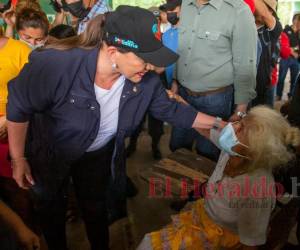 “Lo primero debe de ser siempre la vida de cada uno, de cada hondureño y hondureña”, expresó en referencia a las labores de evacuación.