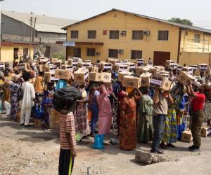 El presidente de Nigeria, Bola Ahmed Tinubu, canceló este sábado sus compromisos «en honor a las víctimas» de las estampidas.