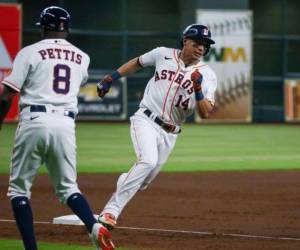 Astros sigue sin barrer equipo alguno y sigue perdiendo juegos que no debería si pretende realmente bajarse a los Rangers del primer lugar del Oeste.