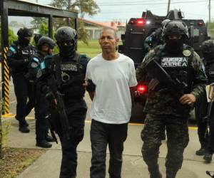 Las autoridades de Honduras entregaron este jueves en extradición a Estados Unidos al presunto narcotraficante hondureño Santos Gustavo Erazo, solicitado por Washington por cuatro delitos de tráfico de fentanilo, heroína y cocaína.