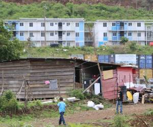 El gobierno no ha logrado definir qué futuro tendrá el hasta ahora fracasado proyecto de Lomas del Diamante y Residencial Morazán, en la aldea Santa Rosa, al sur de la capital.