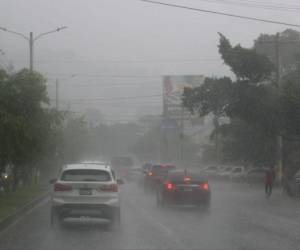 Las lluvias persistirán durante el fin de semana en la mayor parte del territorio.