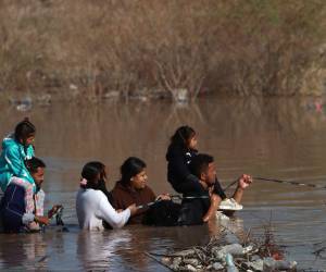 Este término hace referencia -de manera despectiva- a los migrantes que cruzan el Río Grande sin documentos.